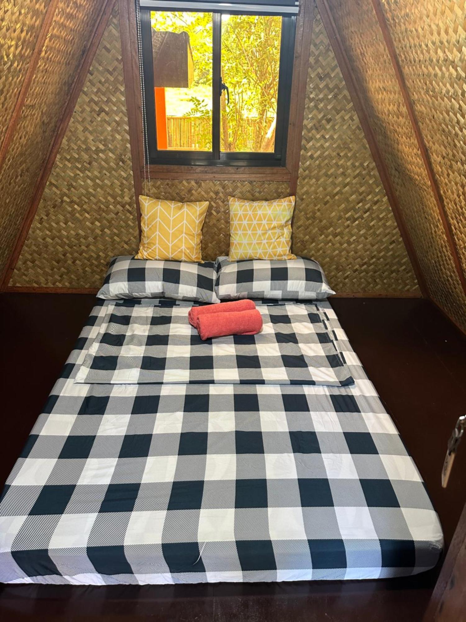 Отель Hiraya Camp Site - Free Use Of Scooter For Nipa Huts Эль-Нидо Экстерьер фото