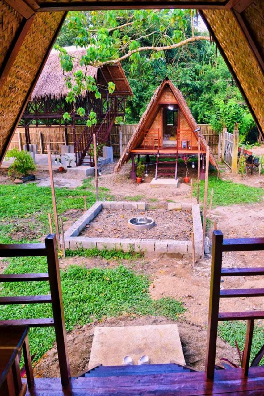 Отель Hiraya Camp Site - Free Use Of Scooter For Nipa Huts Эль-Нидо Экстерьер фото